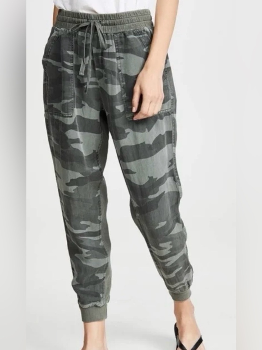 Splendid|Gray Camouflage Relaxed Jogger Pants,stretchy waist,Rayon•••Medium
